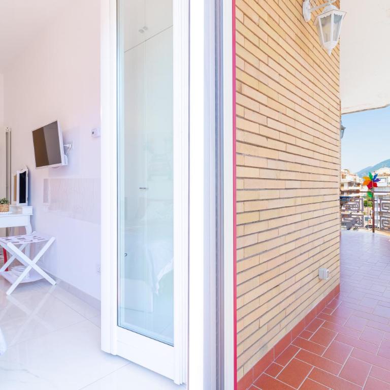 La Dimora di Celeste & Sole - Two-Bedroom Deluxe Apartment with Balcony - 8