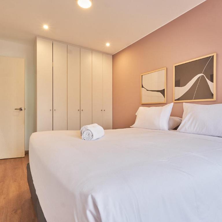 Modern 2BR Apartment with Pool, Gym & Coworking - Two-Bedroom Apartment - 47