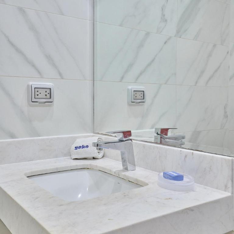 Modern 2BR Apartment with Pool, Gym & Coworking - Two-Bedroom Apartment - 27