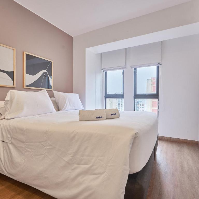 Modern 2BR Apartment with Pool, Gym & Coworking - Two-Bedroom Apartment - 29