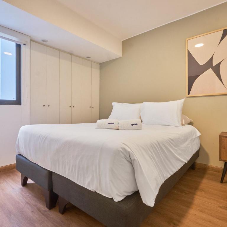 Modern 2BR Apartment with Pool, Gym & Coworking - Two-Bedroom Apartment - 2