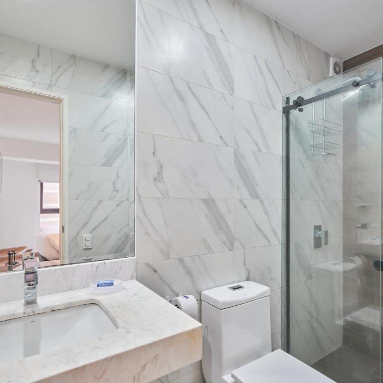 Modern 2BR Apartment with Pool, Gym & Coworking - Two-Bedroom Apartment - 34