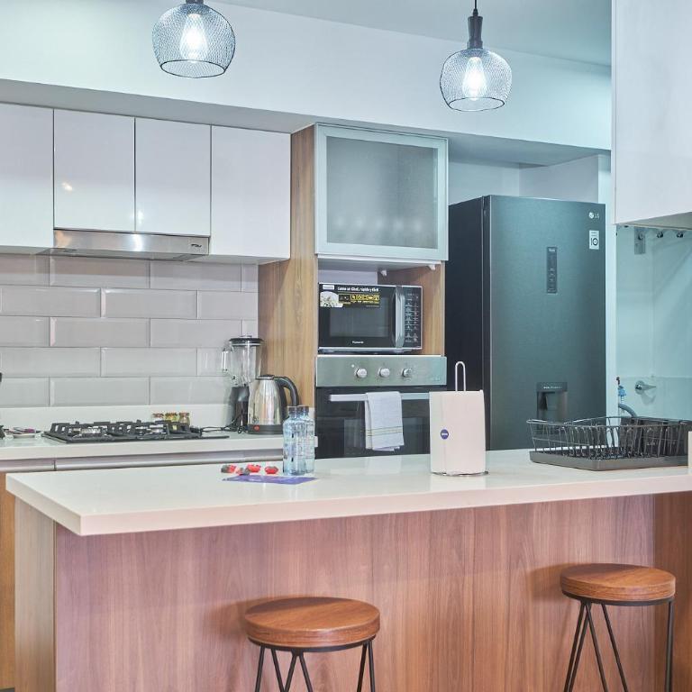 Modern 2BR Apartment with Pool, Gym & Coworking - Two-Bedroom Apartment - 18