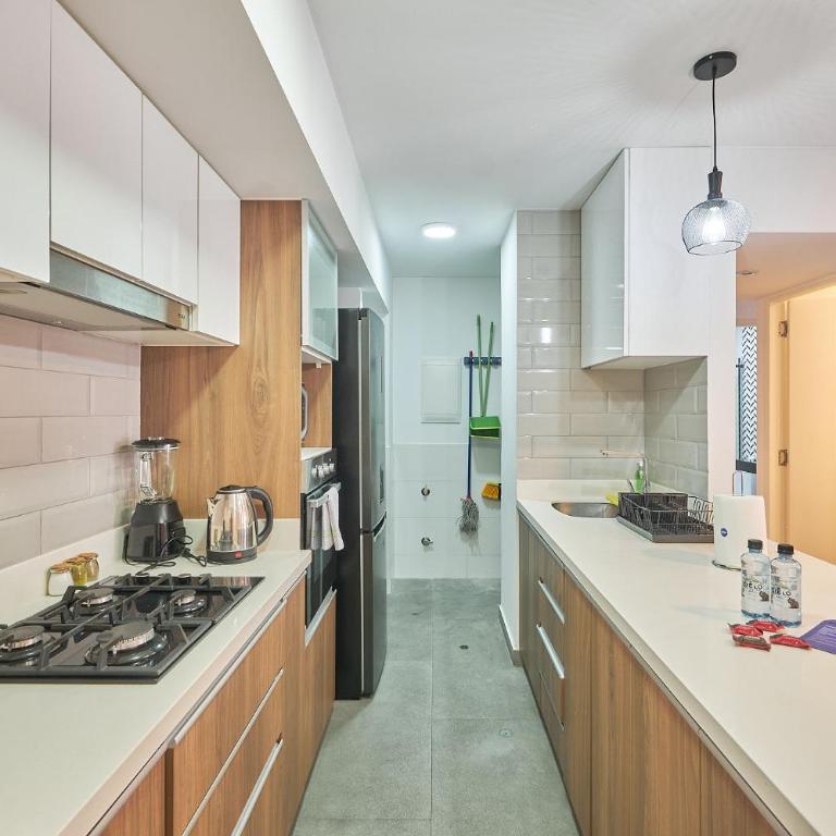 Modern 2BR Apartment with Pool, Gym & Coworking - Two-Bedroom Apartment - 45