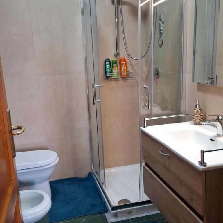 Bed and Breakfast La Reale - Camera Matrimoniale con Balcone - 33