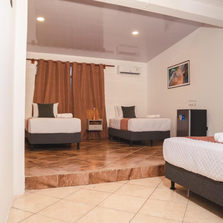 Hotel Crossman - Triple Room - 1
