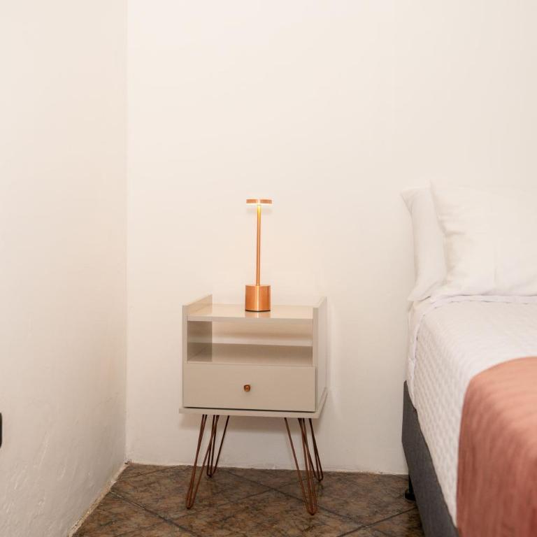 Hotel Crossman - Queen Room - 2