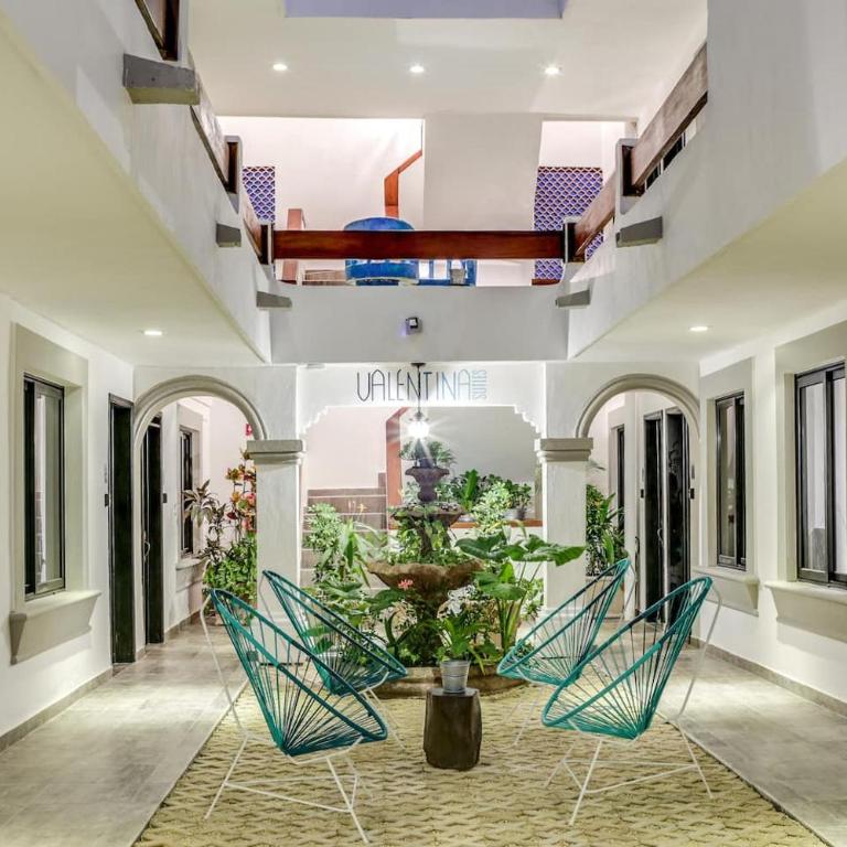 Valentina Suites by Las Flores Vacation Rentals - Deluxe One-Bedroom Apartment - 2