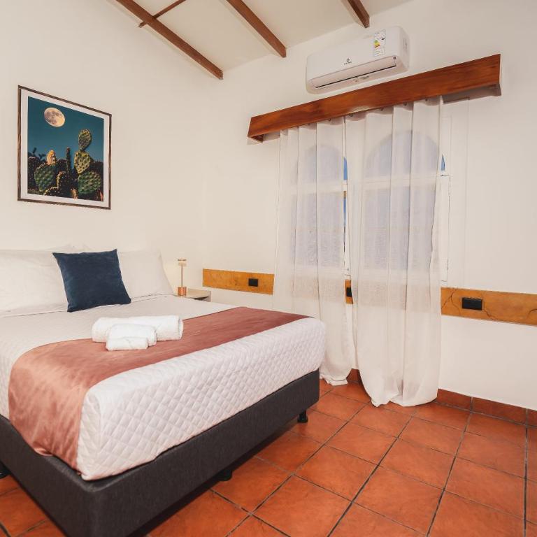 Hotel Crossman - Deluxe Double Room with Balcony - 2