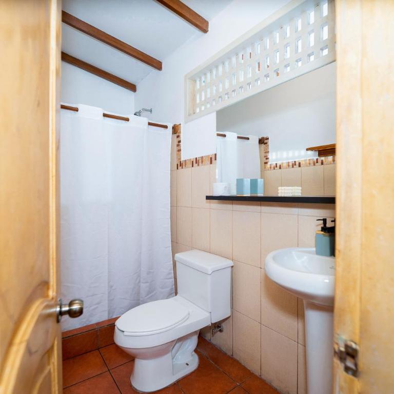 Hotel Crossman - Triple Room with Balcony - 3