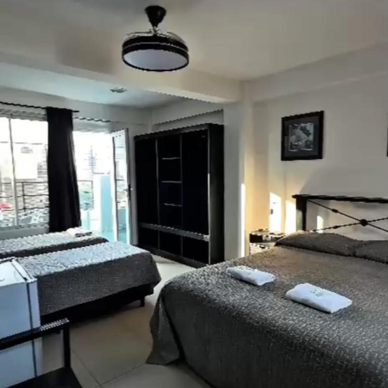 Aires Express - Habitación Cuádruple con balcón - 5