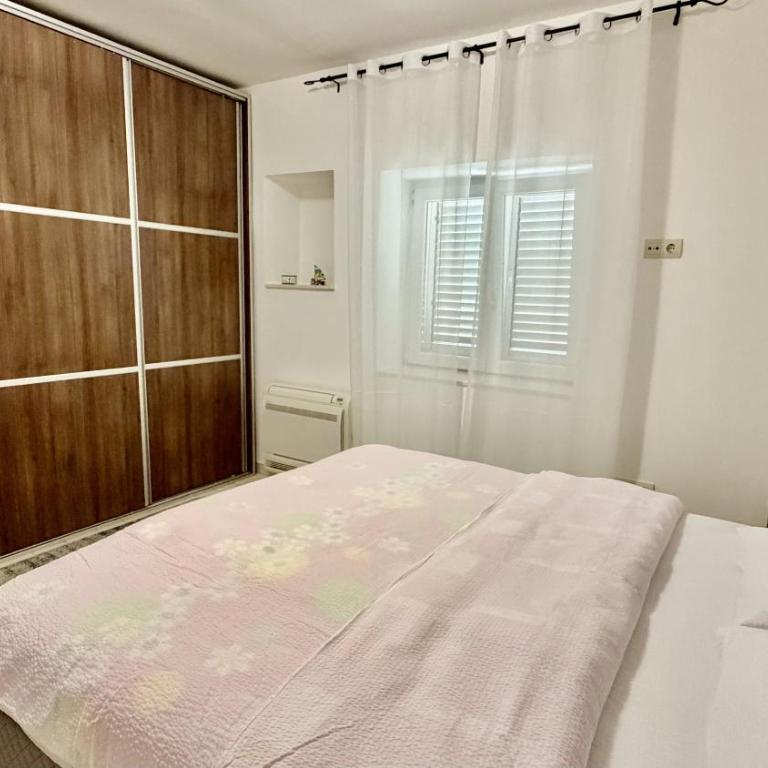 Apartments Yana - Apartman s 1 Spavaćom Sobom i Balkonom - 9