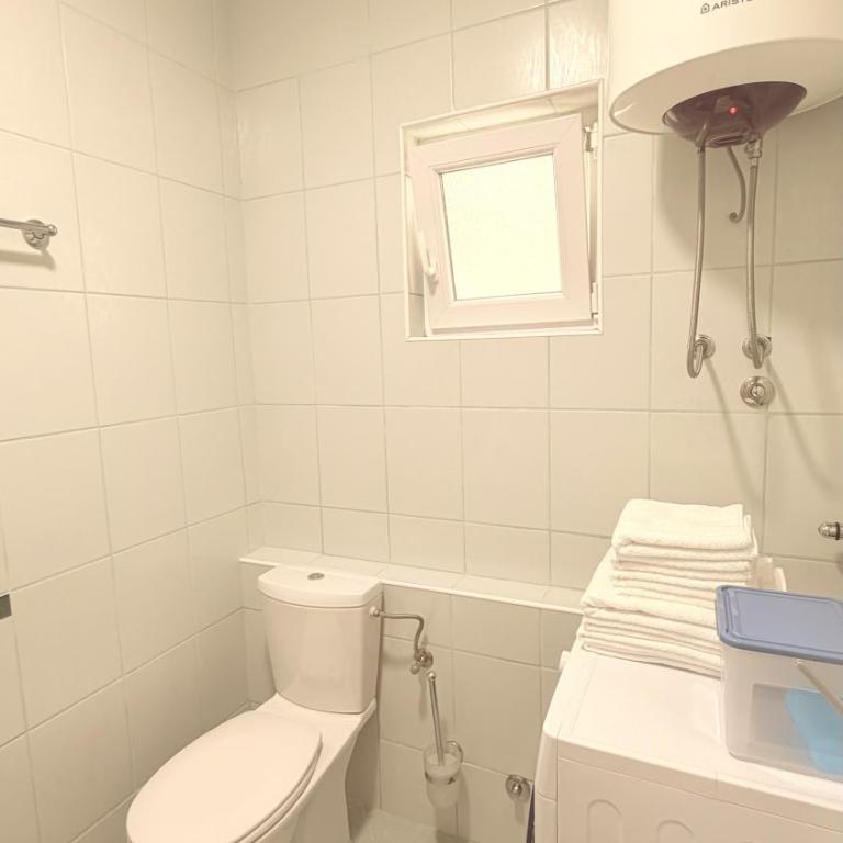 Apartments Yana - Apartman s 1 Spavaćom Sobom i Balkonom - 2