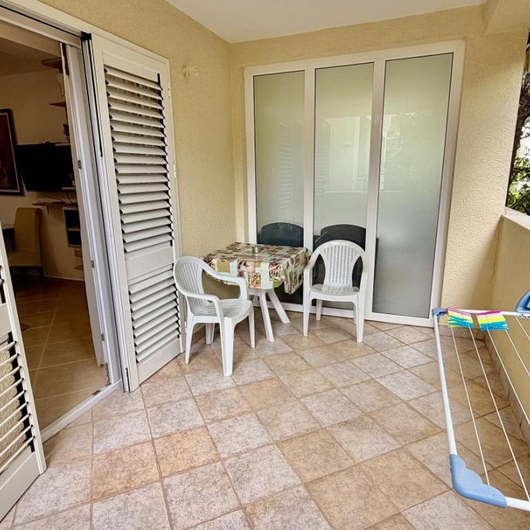 Apartments Yana - Apartman s 1 Spavaćom Sobom i Balkonom - 4