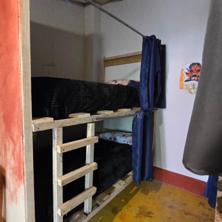Moon Garden House - 4-Bed Female Dormitory Room - 6