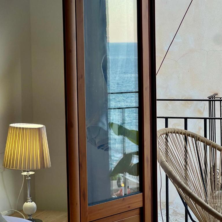 Balcones del Mediterráneo - Habitación con cama grande y vistas al mar - 5