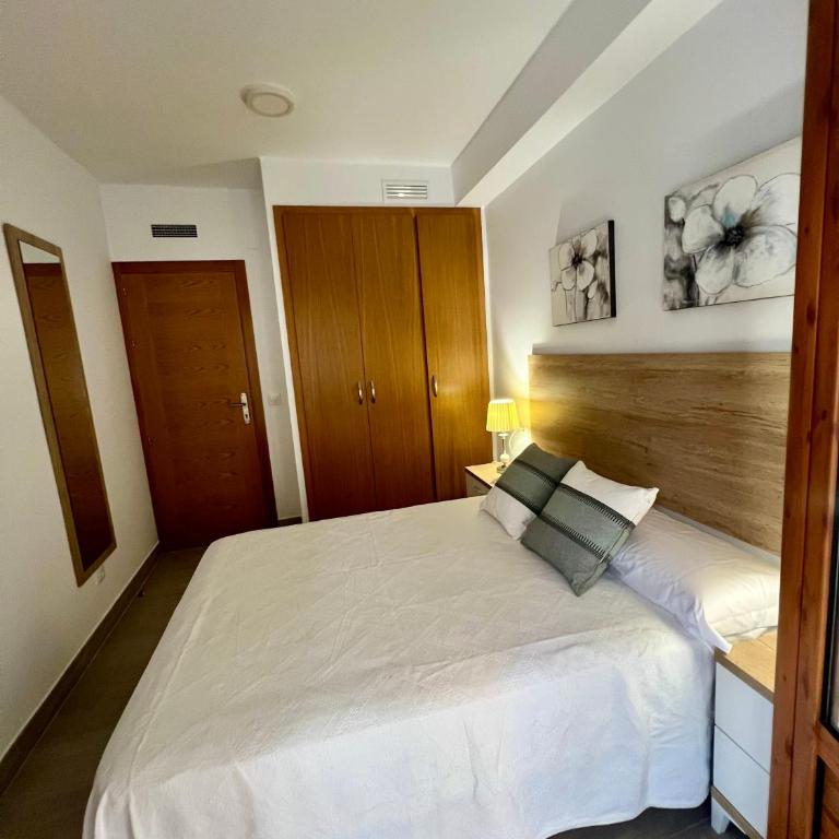 Balcones del Mediterráneo - Habitación con cama grande y vistas al mar - 6