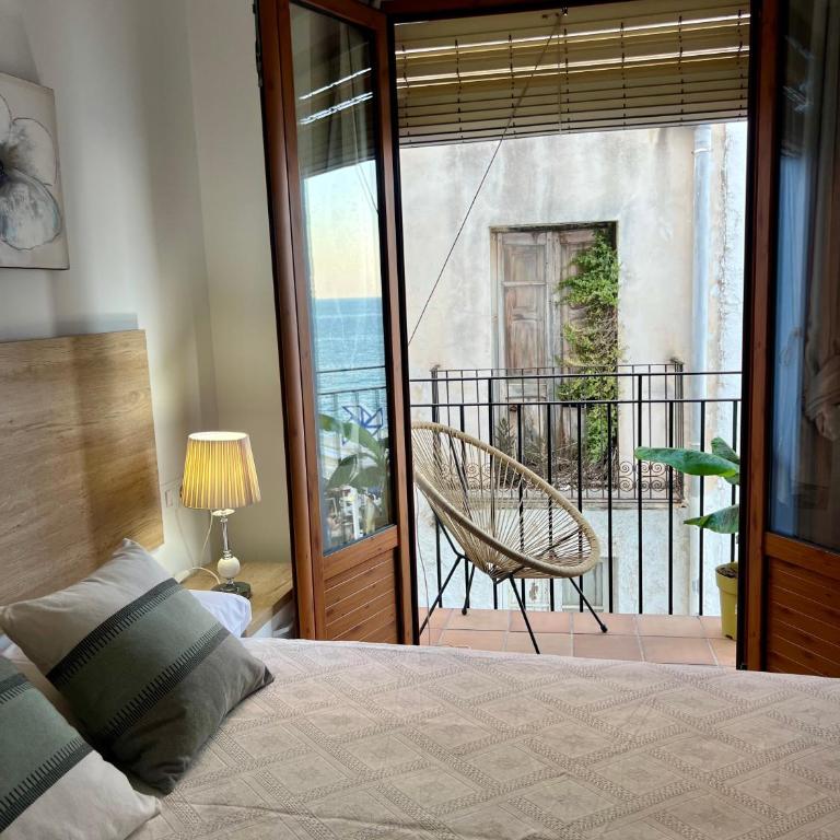 Balcones del Mediterráneo - Habitación con cama grande y vistas al mar - 2
