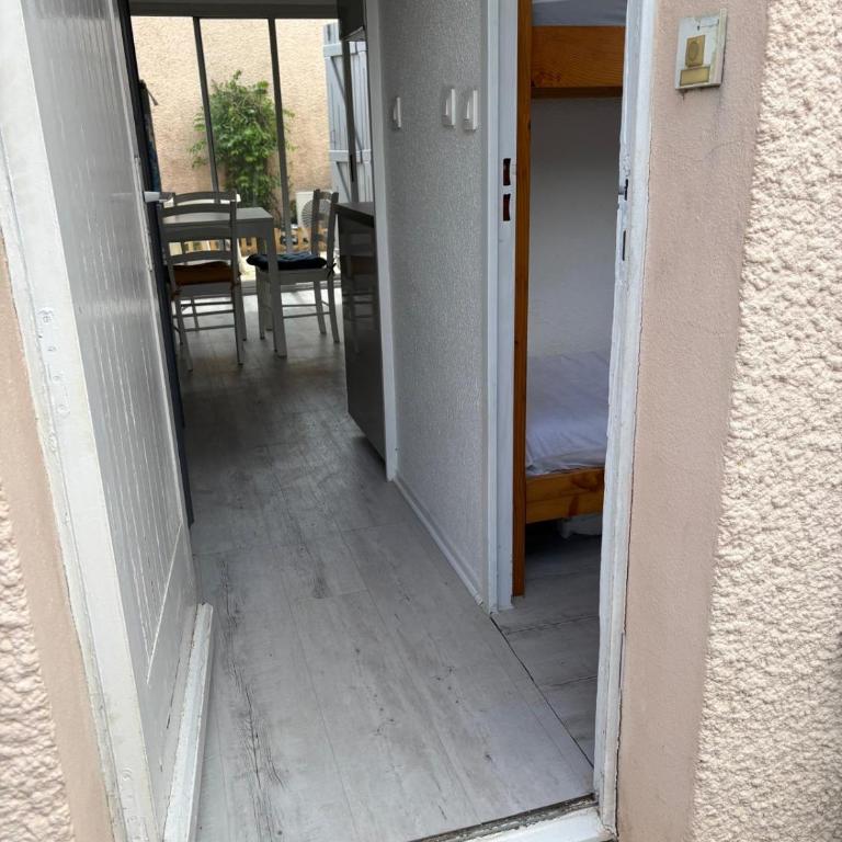 House with terrace and residential swimming pool - Appartement 2 Chambres - 15