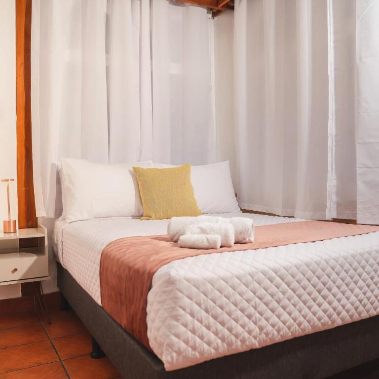 Hotel Crossman - Superior Double Room - 3