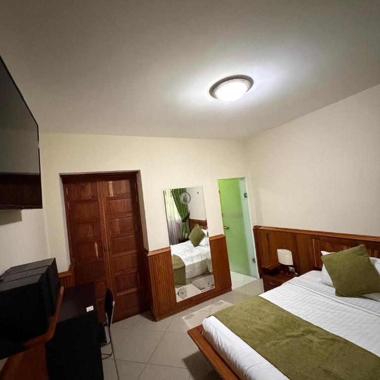 Apartahotel Vincent Suites - Suite con ducha de hidromasaje - 5