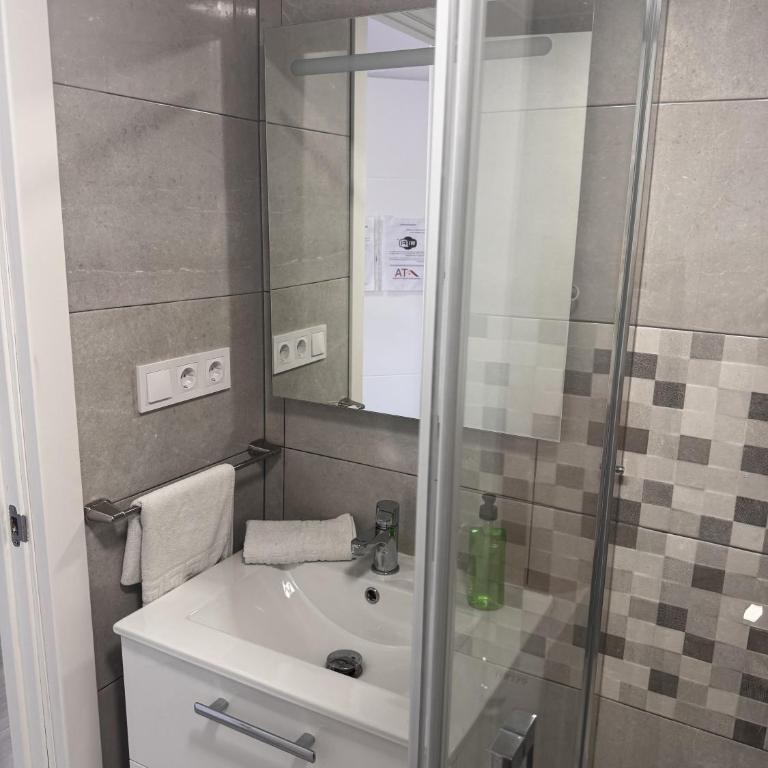 Apartamento céntrico Plazamar 4 Piscina. - Appartement avec Douche - 9