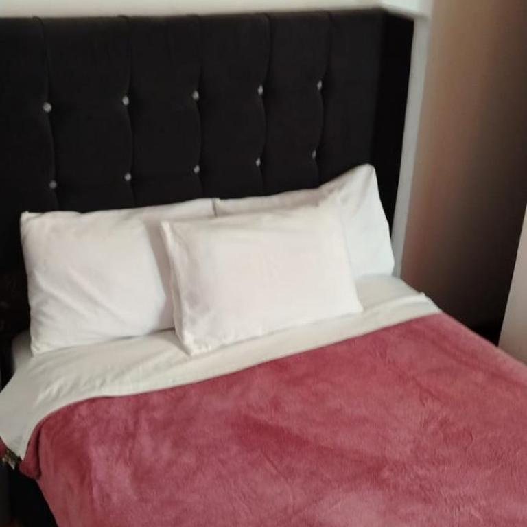 Hospedaje Apu San Isidro - Double Room with Private Bathroom - 5