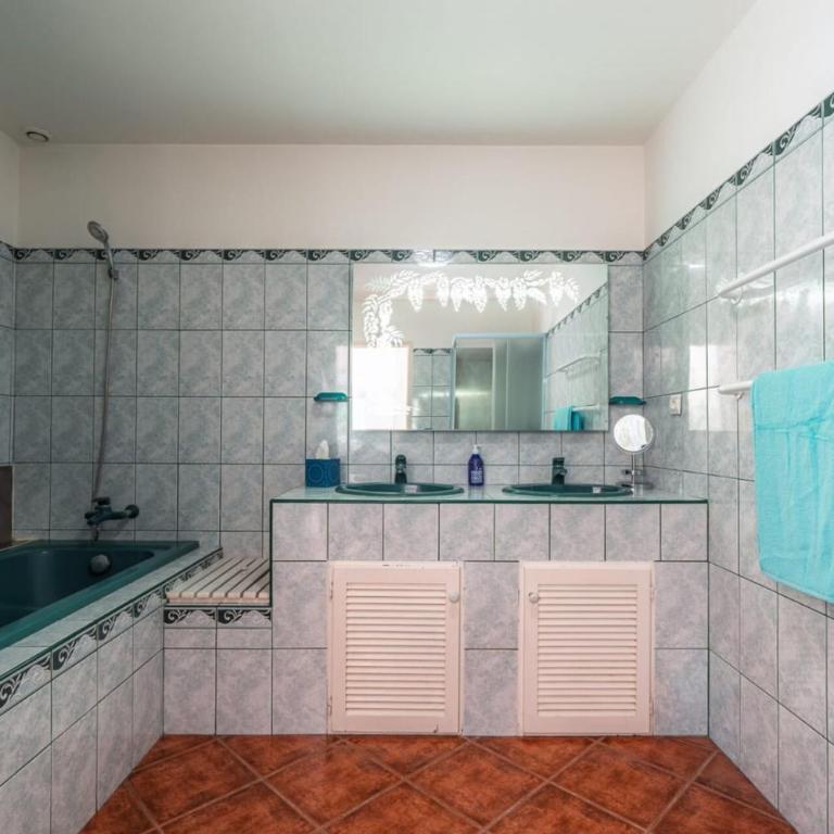 La Villa Rosa - Piscine - Spa - Clim - Parking - Villa 3 Chambres - 56