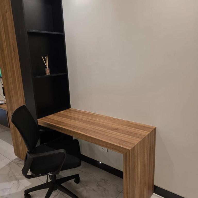 Balcon piso 13 - Lujo - Piscina - Gym - Home Office - One-Bedroom Apartment - 21