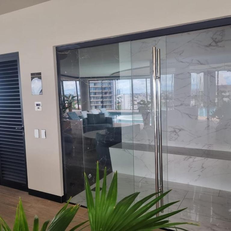 Balcon piso 13 - Lujo - Piscina - Gym - Home Office - One-Bedroom Apartment - 25
