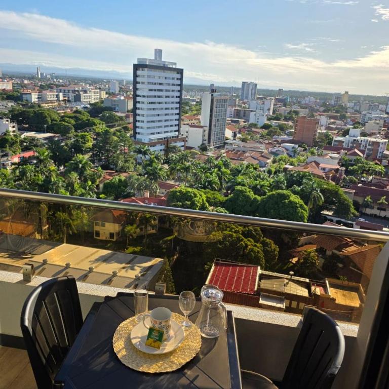 Balcon piso 13 - Lujo - Piscina - Gym - Home Office - One-Bedroom Apartment - 1