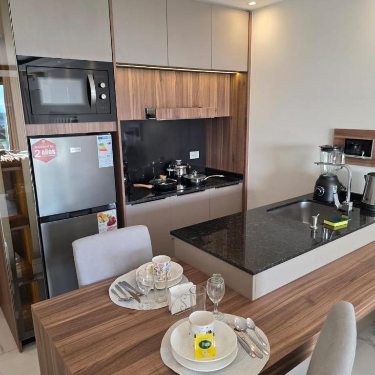 Balcon piso 13 - Lujo - Piscina - Gym - Home Office - One-Bedroom Apartment - 38