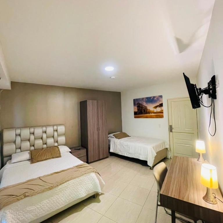 Hotel Mall Roma - Habitación Familiar Deluxe - 1