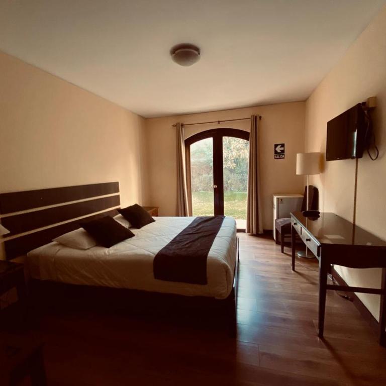 Hotel Meliana - Queen Room - 11