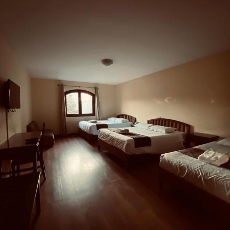 Hotel Meliana - Family Room - 12