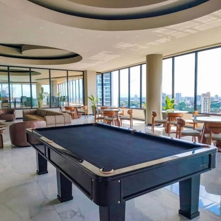 Balcon piso 16 - Escritorio - Piscina - Gym - One-Bedroom Apartment - 20