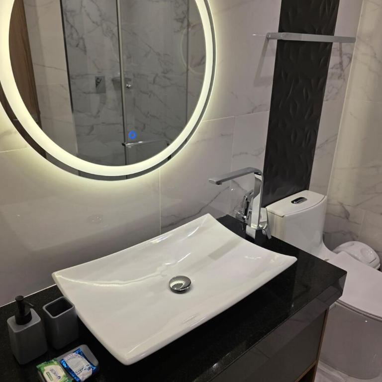 Balcon piso 16 - Escritorio - Piscina - Gym - One-Bedroom Apartment - 29
