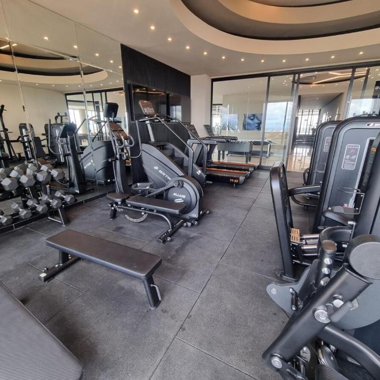 Balcon piso 16 - Escritorio - Piscina - Gym - One-Bedroom Apartment - 31