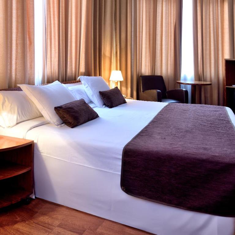 ITC Barcelona By Soho Boutique - Deluxe Double Room - 8