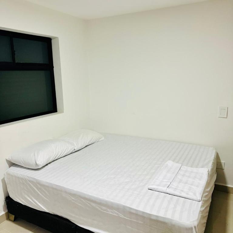 laureles nuevos apartamentos Lil - Three-Bedroom Apartment - 11