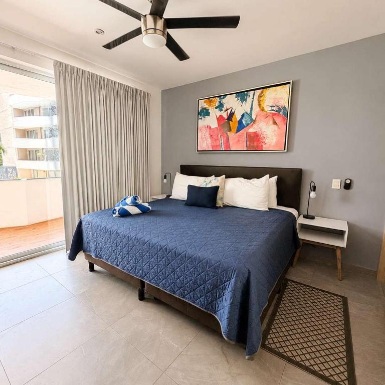 Quiet Pool-View 1BR Near 5th Avenue - Apartment - 2
