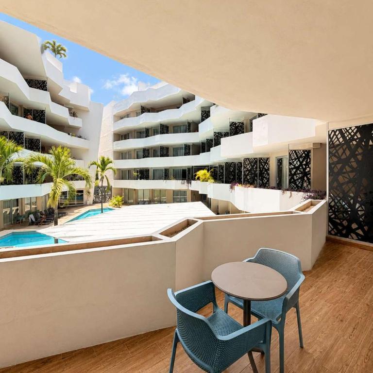 Quiet Pool-View 1BR Near 5th Avenue - Apartment - 1