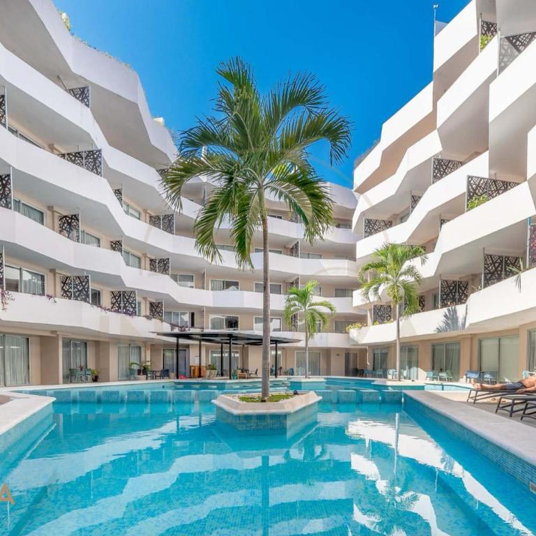Quiet Pool-View 1BR Near 5th Avenue - Apartment - 14