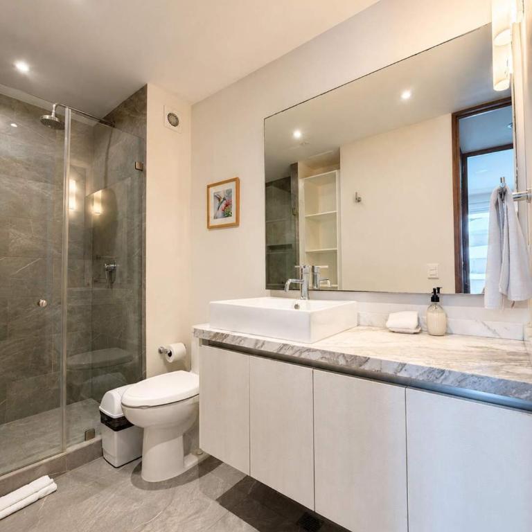 Quiet Pool-View 1BR Near 5th Avenue - Apartment - 12