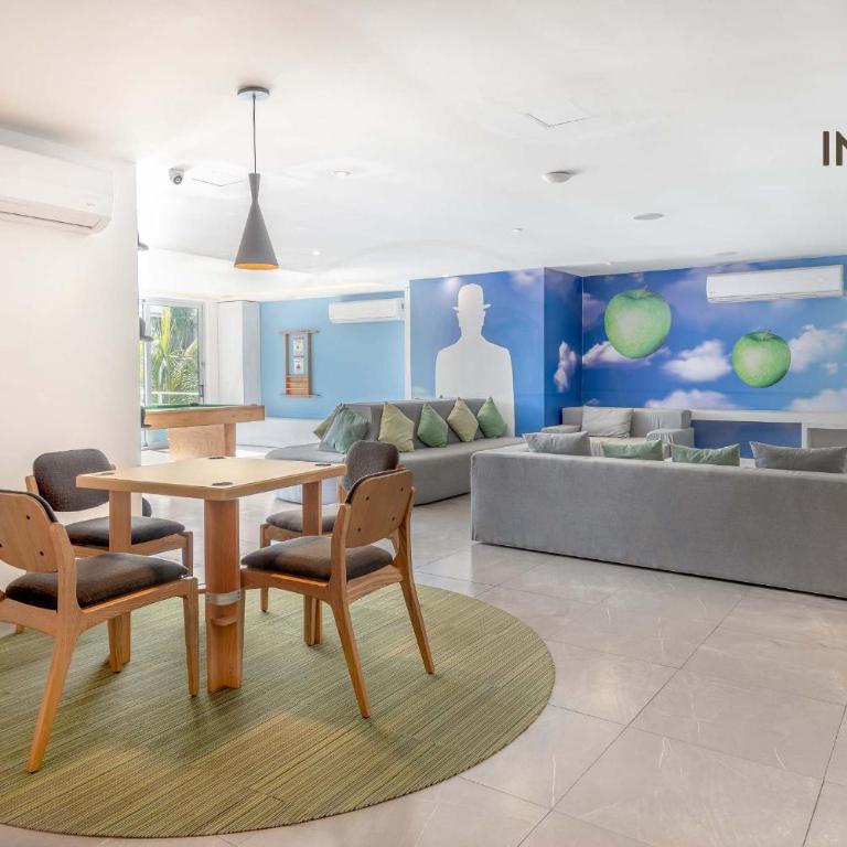Quiet Pool-View 1BR Near 5th Avenue - Apartment - 28