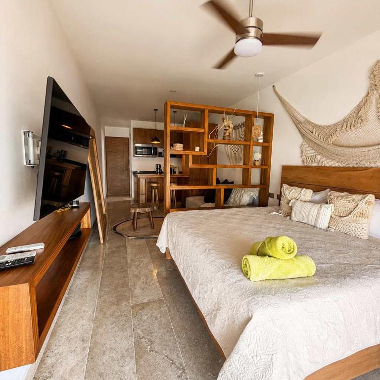 Quiet Studio w Rooftop Pool near DAC Market - Apartment - 11