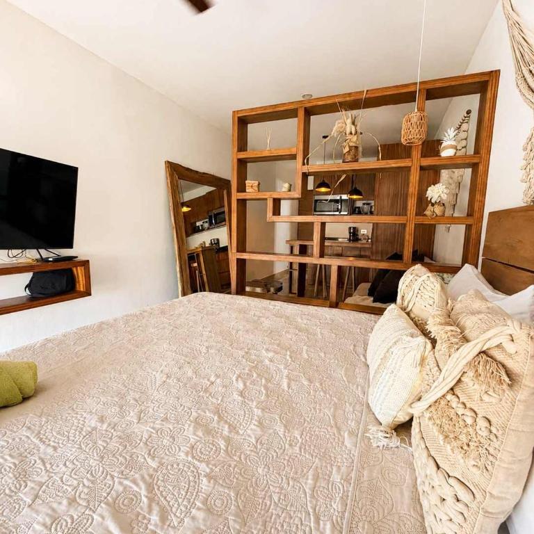 Quiet Studio w Rooftop Pool near DAC Market - Apartment - 15