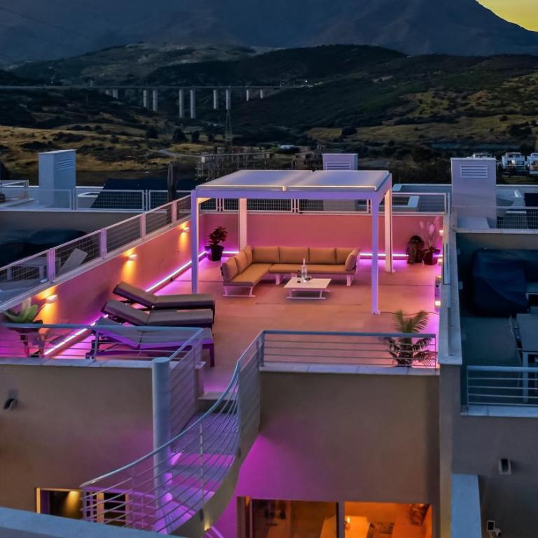 Sunny Golf - Luxury Penthouse - Rooftop Retreat - Appartamento con 2 Camere da Letto, Balcone e Terrazza - 58