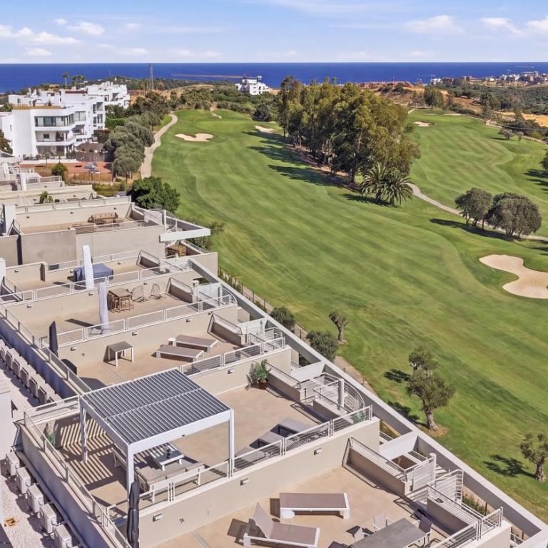 Sunny Golf - Luxury Penthouse - Rooftop Retreat - Appartamento con 2 Camere da Letto, Balcone e Terrazza - 13
