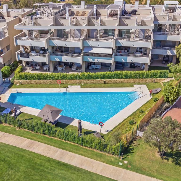 Sunny Golf - Luxury Penthouse - Rooftop Retreat - Appartamento con 2 Camere da Letto, Balcone e Terrazza - 3